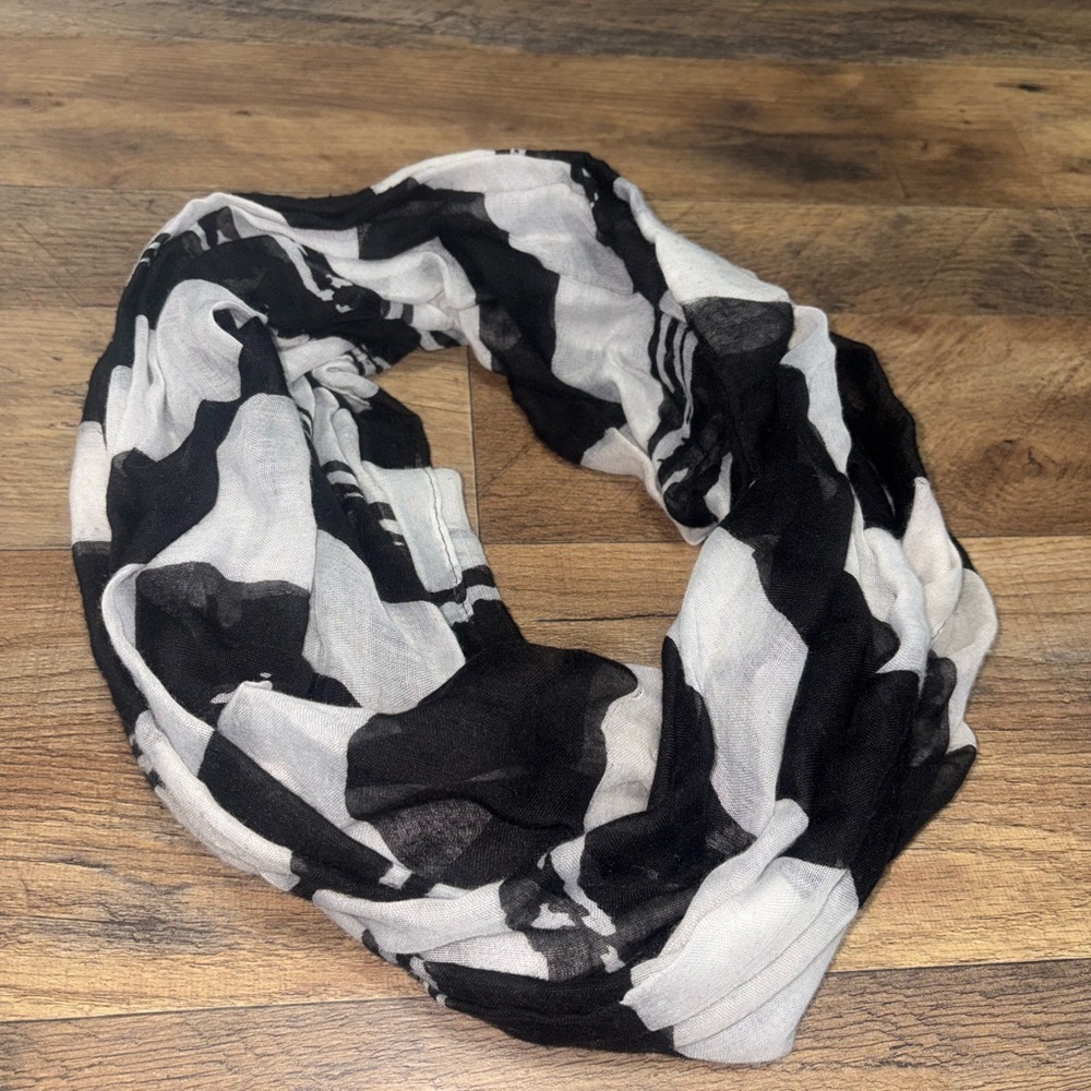 Black and White Patterned Scarf